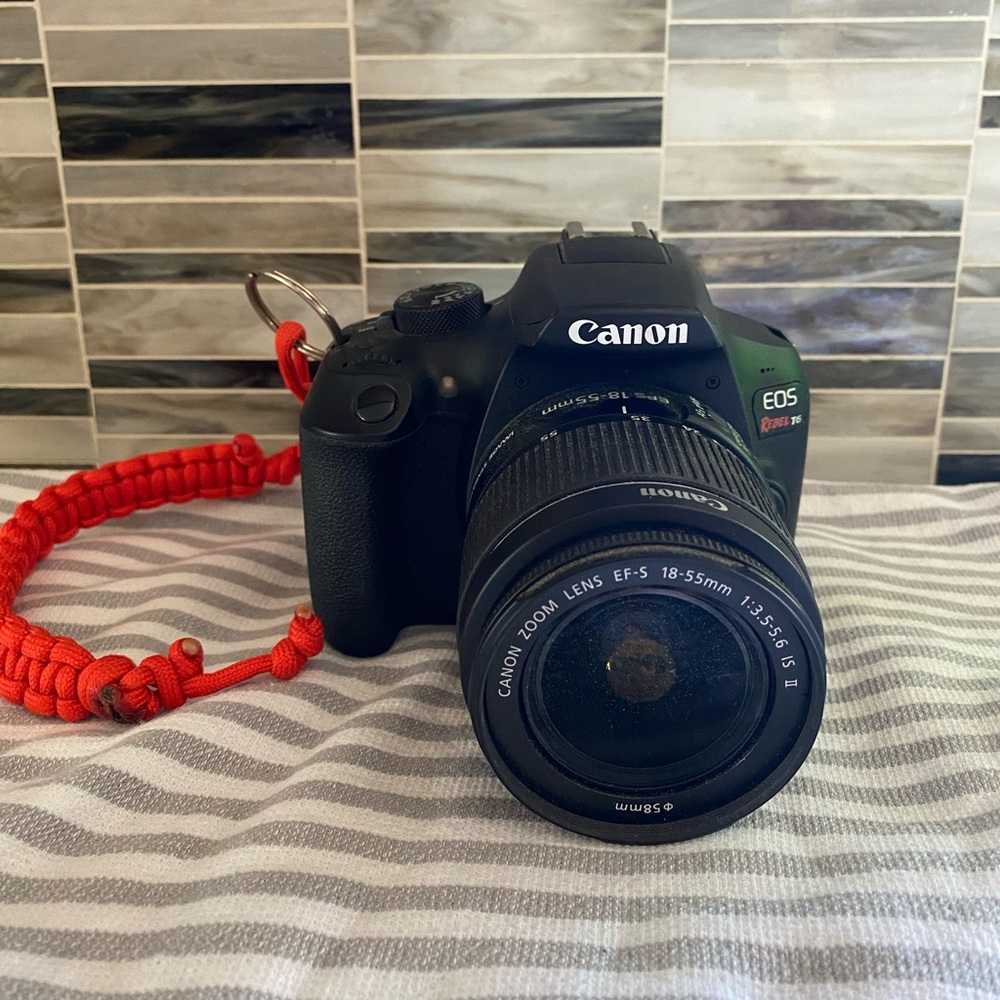 Canon T6 Camera